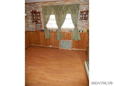 1st Floor Family Room