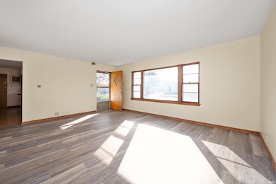 1604 W Cowing Dr, Muncie, IN 47304 - photo 4