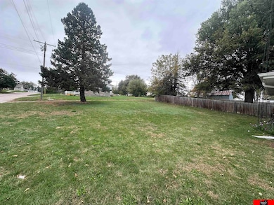 301 Elm St, Bancroft, NE 68004 - photo 2