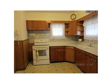 19501 Chickasaw Ave, Cleveland, OH 44119 - photo 7