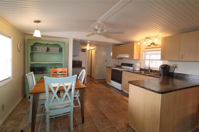 203 N Saint Thomas Cir, Apollo Beach, FL 33572 - photo 7