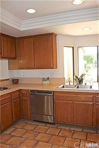Newer appliances including gas cook top