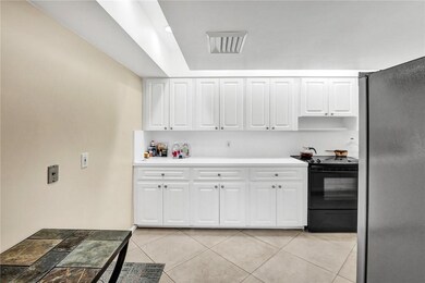 Eat-in kitchen