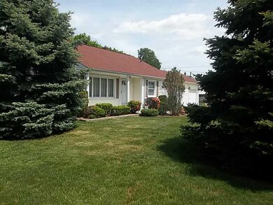 44 Madeline Dr, Riverside, RI 02915 - photo 2