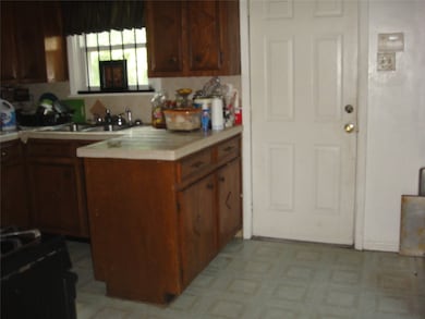 7221 Lockwood Dr, Houston, TX 77016 - photo 7