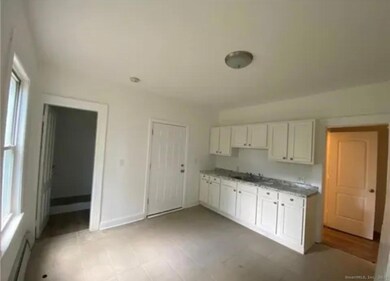 220 Maplewood Ave unit 3, Bridgeport, CT 06605 - photo 2