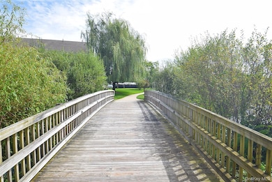 66 Weatherby Ln, Central Islip, NY 11722 - photo 7