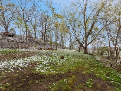 2130 SE 5th St, Des Moines, IA 50315 - photo 3