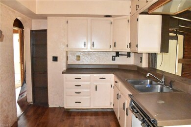 246 West St, Conneaut, OH 44030 - photo 6