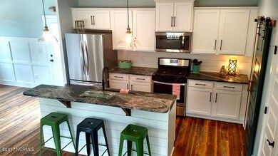 Full size kitchen