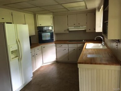 358 Cypress St, Walnutport, PA 18088 - photo 5