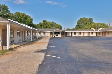 551 Elm St, Martin, TN 38237 - photo 5