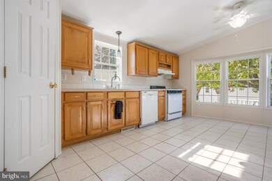 7500 Schooner Ln, Middle River, MD 21220 - photo 7