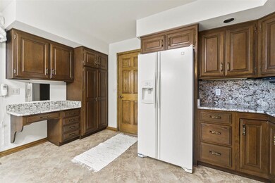 19233 Bishop Rd, Spencerville, IN 46788 - photo 5