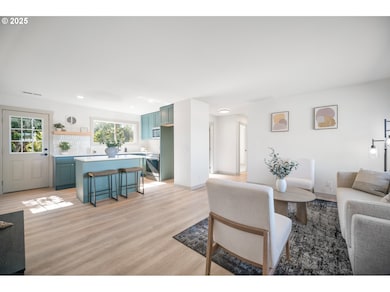 1710 Johnson St, North Bend, OR 97459 - photo 5