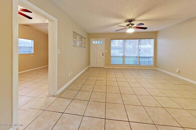 8915 Joseph Ct, Jacksonville, FL 32216 - photo 4
