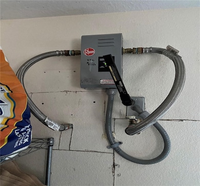 4802 Ward St, Houston, TX 77021 - photo 7