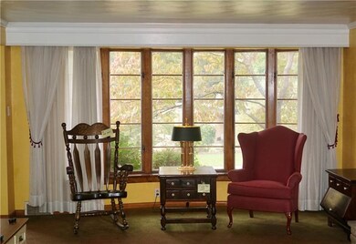 Lovely large bay window