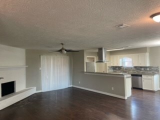 OPEN LIVING AREA