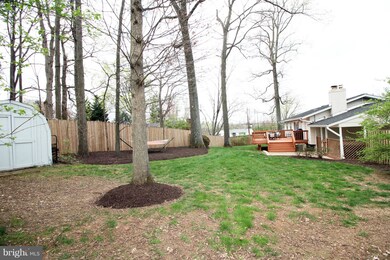 9221 Dellwood Dr, Vienna, VA 22180 - photo 2