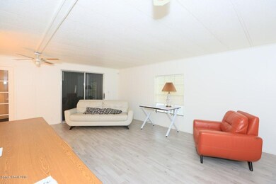 2 425 Seagull - Living Roomjpg