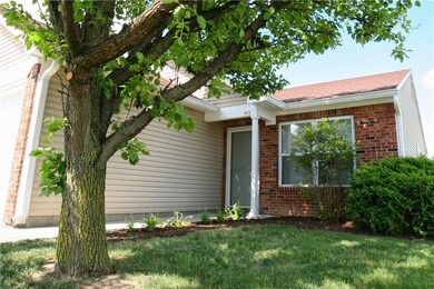 995 Ebony Cir, Franklin, IN 46131 - photo 2