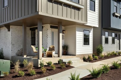 323 Edith Cir, Nashville, TN 37208 - photo 2