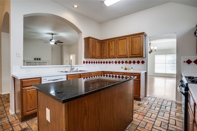 11910 Amber Valley Dr, Frisco, TX 75035 - photo 7