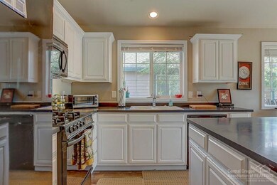 2877 NE Hidden Brook Place, Bend, OR 97701 - photo 5