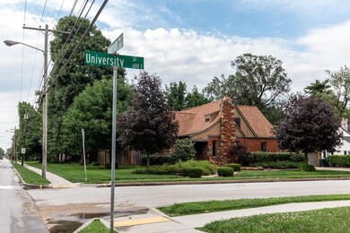 RE_Kimbrough University signs-1