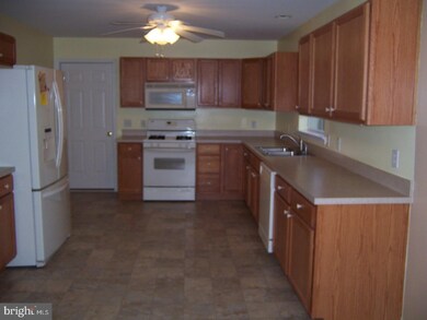 159 W Harmony Dr, Pottstown, PA 19464 - photo 6