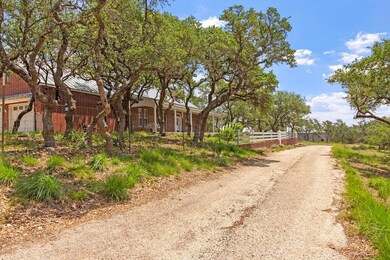 770 Homestead Dr, Fredericksburg, TX 78624 - photo 2