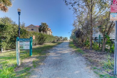 2407 Palm Blvd (6)