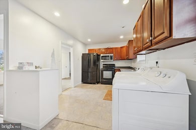 1004 Sunset St, Marcus Hook, PA 19061 - photo 7