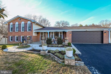 2108 Woodford Rd, Vienna, VA 22182 - photo 3