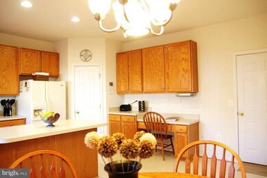 5509 Heritage Hills Cir, Fredericksburg, VA 22407 - photo 2