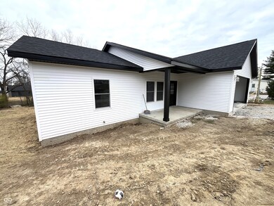 32 Ashley Dr, Spencer, IN 47460 - photo 2