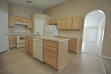 6982 - Kitchen