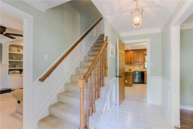 Come on in to the bright fresh home!