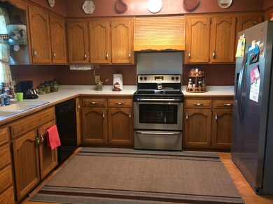810 Erin St 006