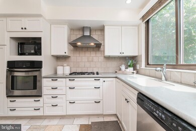 18 Stone Ridge Ct, Baltimore, MD 21239 - photo 2