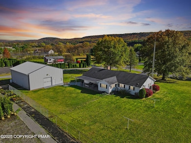 219 W Scott Ct, Brodheadsville, PA 18322 - photo 3