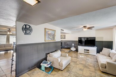 6-web-or-mls-W Zoe Ella Way-006