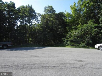 2202 Acorn Ct unit 8, Slatington, PA 18080 - photo 3