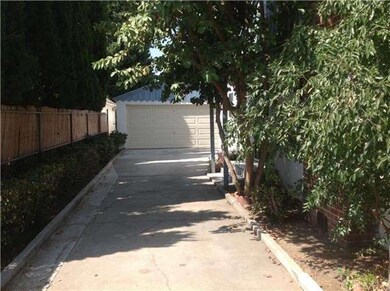 Front Unit - Detached Garage
