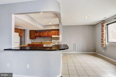 6067 Majors Ln unit 2H14, Columbia, MD 21045 - photo 5