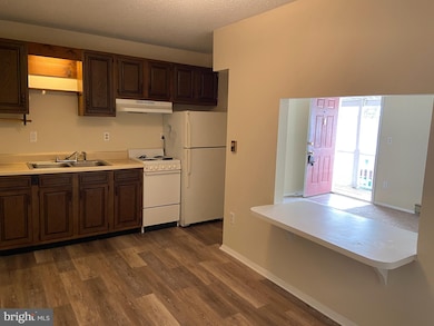 123 W 7th Ave unit 11, Ranson, WV 25438 - photo 5