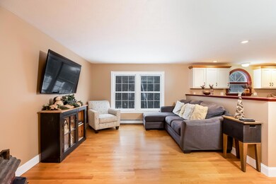 Living Room-6749338