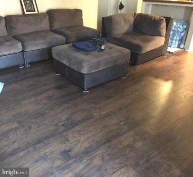 5502 Karen Elaine Dr unit 918, New Carrollton, MD 20784 - photo 2