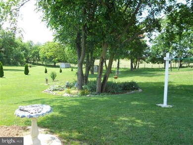 17457 Cindy Ln, Hagerstown, MD 21740 - photo 2